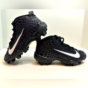 Nike boys baseball cleats 1Y